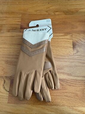 isotoner women’s Tan Gloves with Cream Cuff